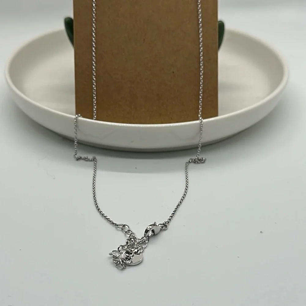 Elegant Rhodium Necklace with Green Gemstone No Bag No Tag never worn - Picture 3 of 3